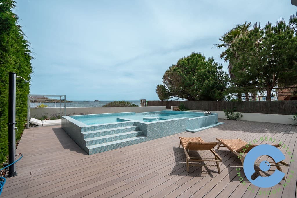 Huis met prachtig zeezicht en privé strand 8